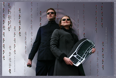 Katza and her future husband pose Matrix-style